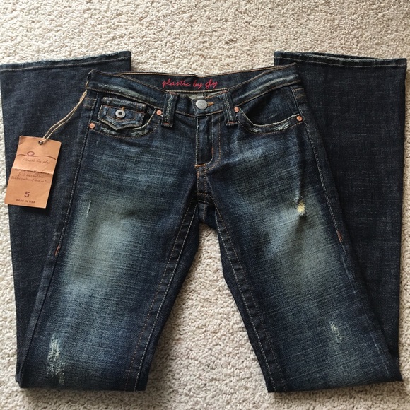 *Flared* NWT Distressed Embroidered Back Flap Pocket Jean w/ Boot Cut Flare - Picture 3 of 7